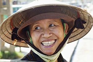 Images Dated 18th July 2013: Vietnam, Hoi An, Portrait of Lady Wearing Conical Hat