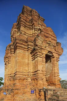 Images Dated 17th January 2013: Vietnam, Mui Ne, Po Shanu Cham Towers