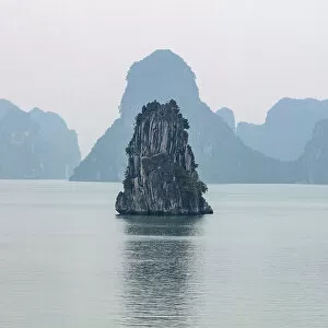 Images Dated 7th February 2023: Vietnam, Quang Ninh Province, , Halong Bay, Karst mountains