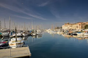 Images Dated 6th August 2008: Vieux Port (Old Harbour) and old quarter of Le Suquet, Cannes, Cote D Azur, France