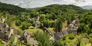 Images Dated 30th July 2018: View Over Belcastel, Occitanie, France
