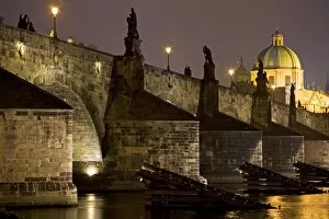 Images Dated 25th October 2007: View of Charles Bridge, Prague, Czech Republic