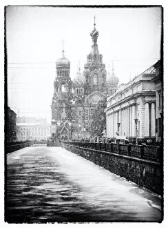 St Petersburg Collection: View towards Church of our Saviour on the spilled blood, Saint Petersburg, Russia