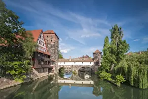 Traditional Building Prints: View of Galerie im Henkerhaus, Wasserturm (Water tower) and Weinstadel taken from Maxbrucke