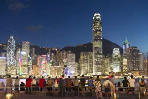 Images Dated 18th November 2016: View of Hong Kong Island skyline from Tsim Sha Tsui promenade at dusk, Hong Kong, China