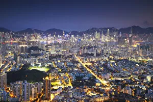 Images Dated 17th February 2010: View of Kowloon and Hong Kong Island from Lion Rock at dusk, Hong Kong, China