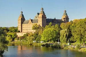 Images Dated 10th June 2022: View over the Main River to Johannisburg Castle, Aschaffenburg, Lower Franconia, Bavaria, Germany