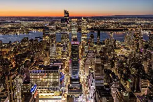 Hudson River Prints: View over Manhattan and the Hudson River towards New Jersey at dusk