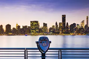 View of Manhattan skyline from Gantry Plaza, New York, USA