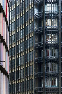 Images Dated 6th December 2017: View of the modern facade of 10 Fleet Place by Skidmore, Owings & Merrill LLP (SOM)