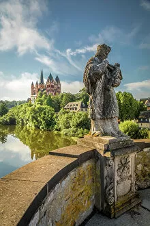 Images Dated 3rd November 2022: View from the old Lahn Bridge with Nepomuk statue to Limburg Cathedral, Limburg, Lahn Valley