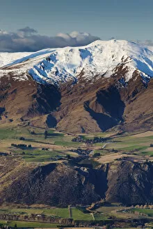 Images Dated 5th January 2011: View from The Remarkables ski field towards Arrowtown, Queenstown, Central Otago