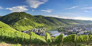 Ian Tower Prints: View of River Moselle and Bernkastel-Kues, Rhineland-Palatinate, Germany