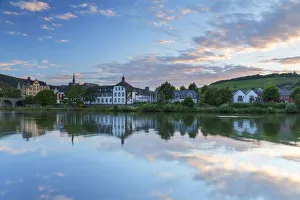 Ian Tower Prints: View of River Moselle and Bernkastel-Kues, Rhineland-Palatinate, Germany