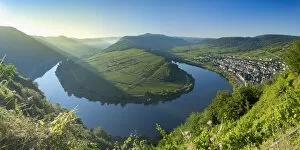 Images Dated 11th October 2016: View of River Moselle, Bremm, Rhineland-Palatinate, Germany
