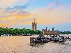 Images Dated 28th November 2022: View over the River Thames towards the Palace of Westminster at sunset, London, England