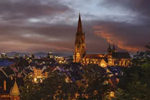 View from Schlossberg Hill towards Freiburg Cathedral (Freiburger Munster), Freiburg im Breisgau, Black Forest, Baden-Wurttemberg, Germany