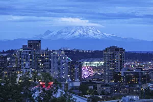 West Coast Collection: View over Seattle to Mt. Rainier, Washington, USA
