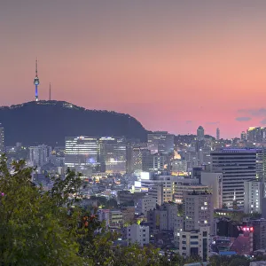 Images Dated 25th February 2020: View of Seoul at sunset, South Korea