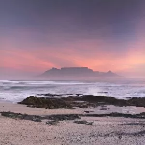 Images Dated 4th July 2017: View of Table Mountain from Bloubergstrand, Cape Town, Western Cape, South Africa