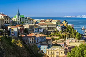 Images Dated 20th September 2019: View of Valparaiso and Lutheran Church of the Holy Cross from Acensor Reina Victoria