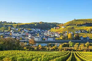 Images Dated 31st October 2016: View from Wincheringen at Wormeldingen with river Mosel, Grevenmacher, Luxembourg