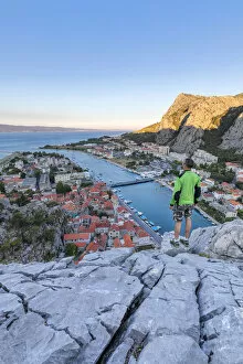 Images Dated 18th October 2017: Viewpoint on Omis and the Cetina river canyon, Dalmatia, Adriatic Coast, Croatia