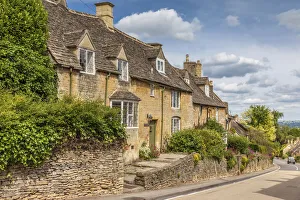 Cotswolds Prints: The village of Bourton-on-the-Hill, Cotswolds, Gloucestershire, England