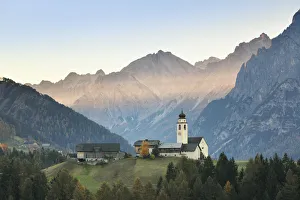 The village of Corte / Curt in the valley of Marebbe / Enneberg, Bolzano, Alto Adige