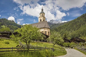 The village of Obermauern with the Maria Schnee pilgrimage church, Virgental, East Tyrol, Tyrol, Austria