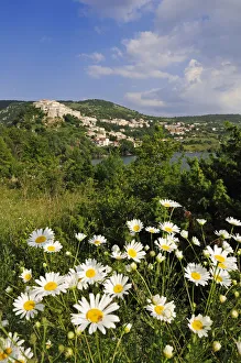 Abruzze Gallery: Villetta Barrea, Lago di Barrea, Abruzze, Italy