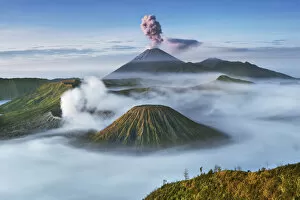 Indonesia Gallery: Volcanic landscape with Semeru, Bromo, Batok - Indonesia, Java, Tengger Caldera