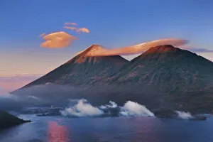 Lake Atitlan Gallery: volcanoes Atitlan and Toliman - Guatemala, Solola, Lake Atitlan, von Miradoro