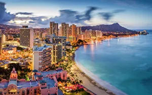 Waikiki Beach and Diamond Head Volcano Honolulu, Oahu, Hawaii, USA