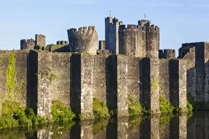Images Dated 12th September 2016: Wales, Glamorgon, Caerphilly, Caerphilly Castle