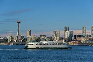 Images Dated 28th September 2022: Washington State Ferry with downtown skyline and Space Needle behind, Seattle, Washington, USA