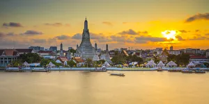 Wat Arun (Temple of Dawn) and Chao Praya River, Bangkok, Thailand