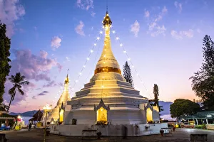 Images Dated 5th August 2020: Wat Phrathat Doi Kongmu, Mae Hong Son, Northern Thailand, Thailand