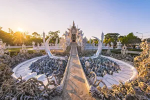 Images Dated 2nd January 2018: Wat Rong Khun (White Temple), Chiang Rai, Thailand