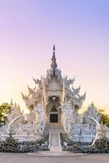 Images Dated 2nd January 2018: Wat Rong Khun (White Temple), Chiang Rai, Thailand