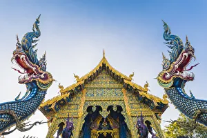 Images Dated 2nd January 2018: Wat Rong Suea Ten (Blue Temple), Chiang Rai, Thailand
