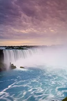Images Dated 4th September 2007: Waterfall at Niagara Falls