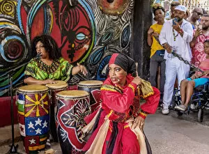 Images Dated 8th September 2020: Weekly Sunday Rumba Show, Callejon de Hamel, Havana, La Habana Province, Cuba