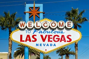 Images Dated 6th February 2015: Welcome to Fabulous Las Vegas sign, Las Vegas, Nevada, USA
