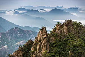 West Sea Canyon at Huangshan (Yellow Mountains), China