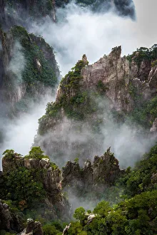 West Sea Canyon at Huangshan (Yellow Mountains), China