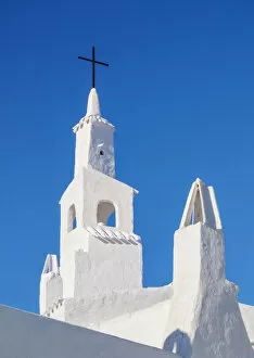 Images Dated 3rd June 2021: Whitewashed Church in Binibeca Vell, detailed view, Menorca or Minorca, Balearic Islands