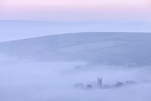 Images Dated 22nd January 2015: Widecombe in the Moor shrouded in morning mist, Dartmoor, Devon, England