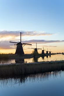 Windmills, Kinderdijk, UNESCO World Heritage Site, Netherlands, Europe