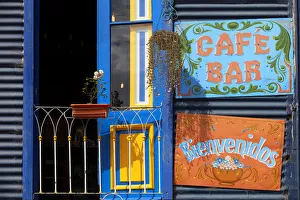 Images Dated 10th January 2022: The window of a colorful bar in the 'Caminito de La Boca'with wall decorations in 'Fileteado Art'